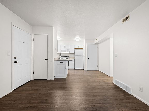 2nd image of 1212 E Waterside Cv APT 12