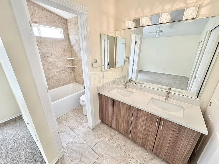 9306 E Arizona Pl — Photo 4