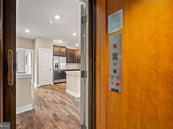 5th image of 136 Alexandria B St