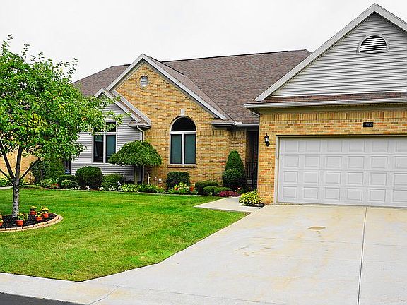 2nd image of 1900 Fairway Glen Ln