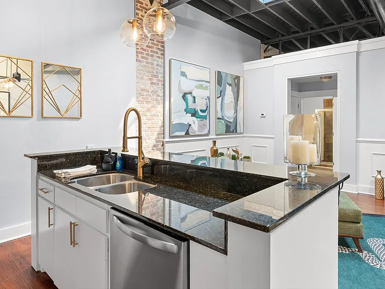 343 King St #C — Photo 23