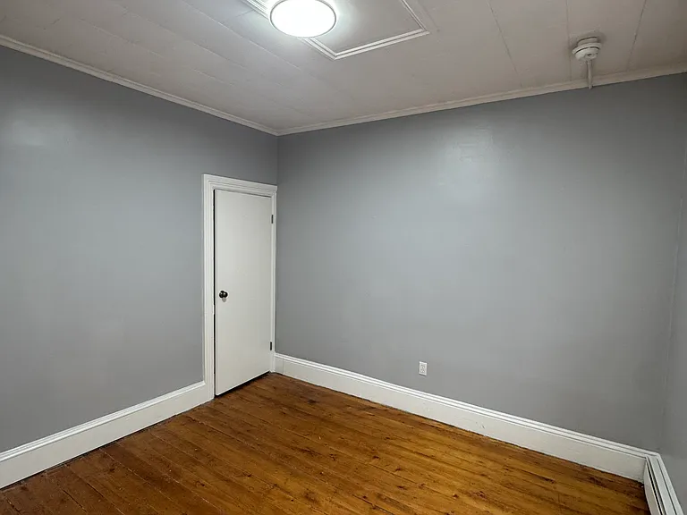 592 Front St #1 — Photo 12