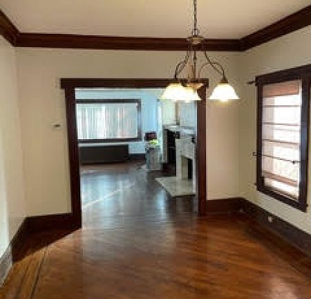 5th image of 595 Sanford Ave