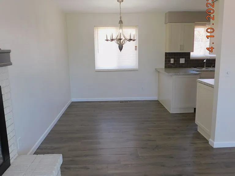 9439 W Burgundy Ave — Photo 5
