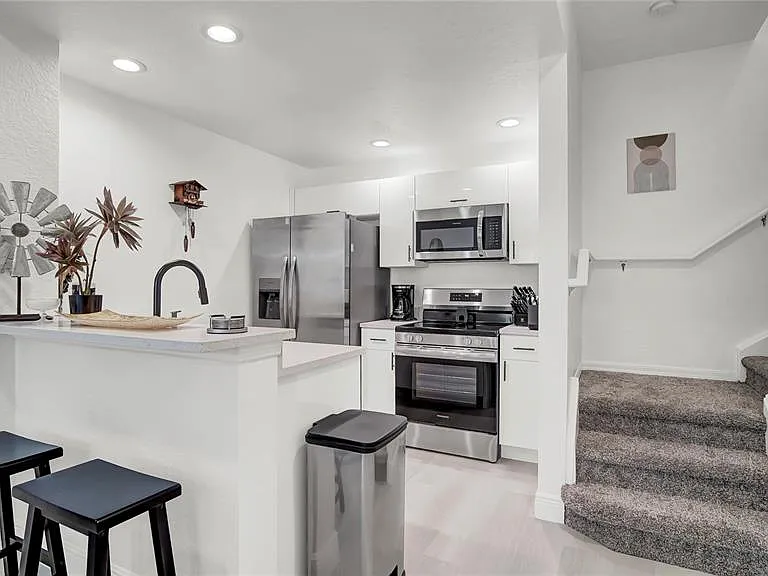 4009 Venetian Bay Dr #103 — Photo 9