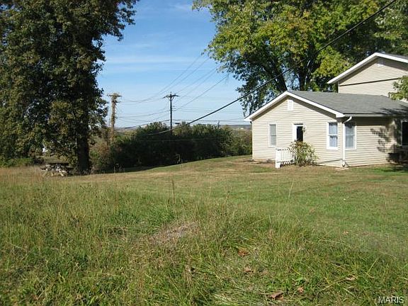 3rd image of 1111 E Cap Au Gris St