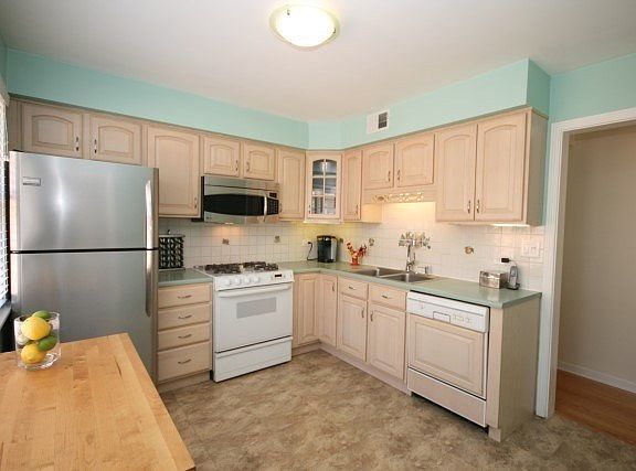 5th image of 6244 N Kedvale Ave