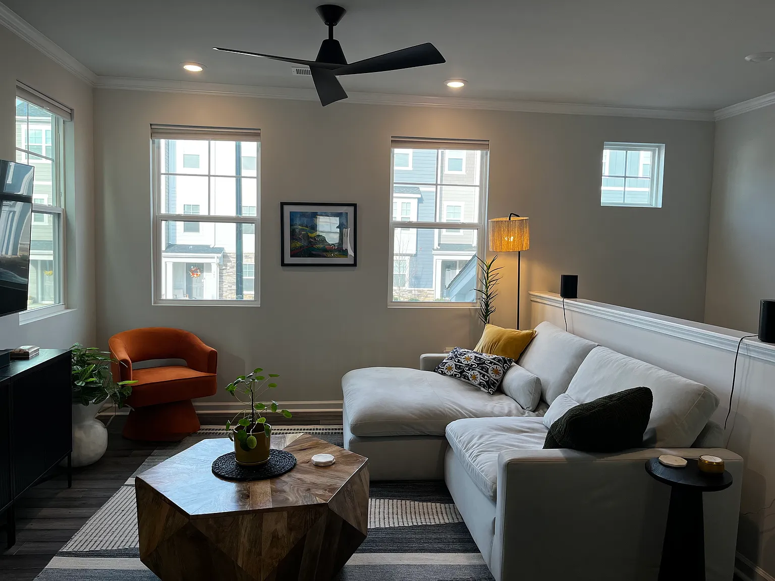 646 Gimari Dr — Photo 4
