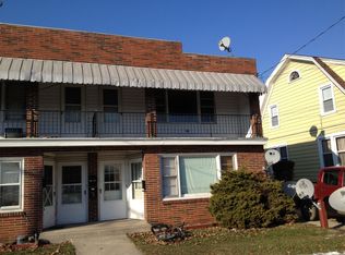 239 E Jackson St, New Holland, PA 17557