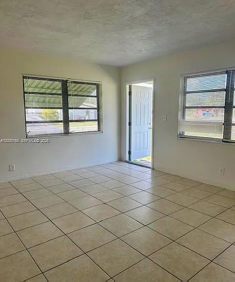 5649 SW 27th St #1 — Photo 4
