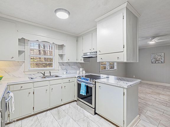 3rd image of 51 Wimberly Avenue