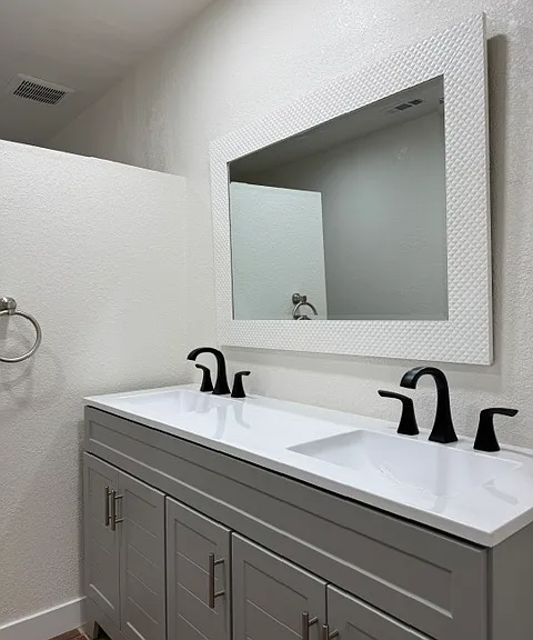 9245 Mills Ave — Photo 17
