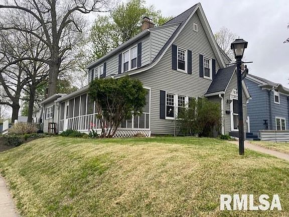 3rd image of 2936 Farnam St