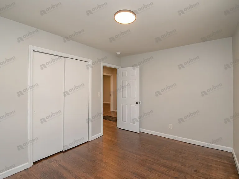 109 Vanderbilt Cir — Photo 10