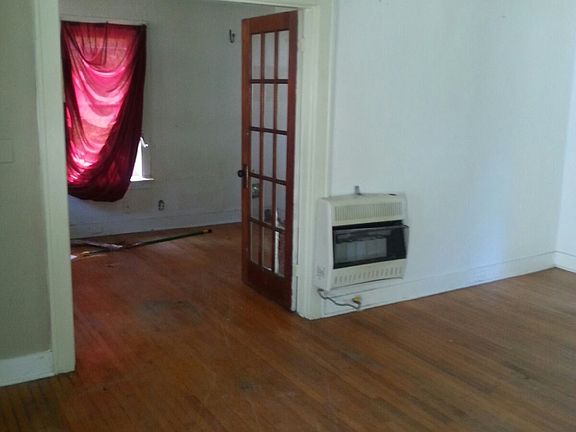 2nd image of 647 Prospect St
