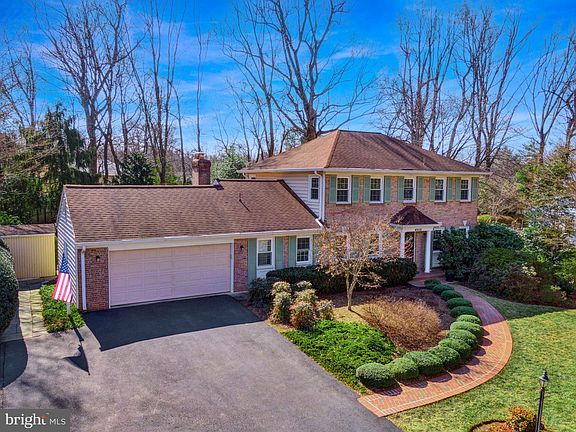 2nd image of 4908 Jasmine Dr