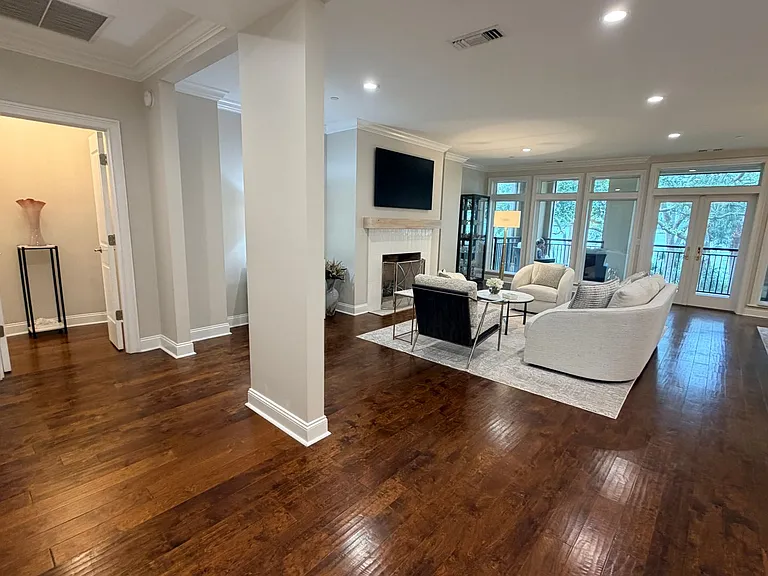 300 Grandview Ct #323 — Photo 8