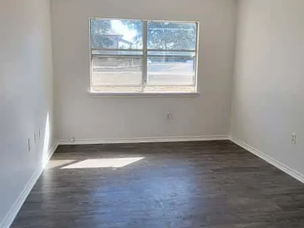130 Town St, Centerville, TX