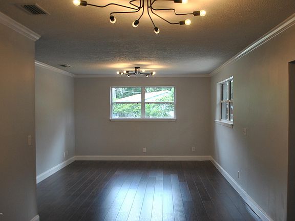 4th image of 1151 Green Cay Ave