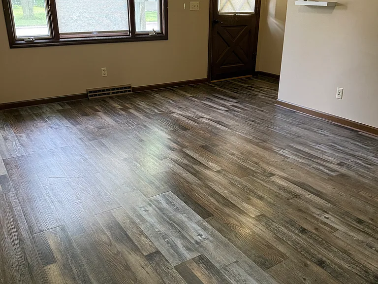 1119 Morningside Dr — Photo 3