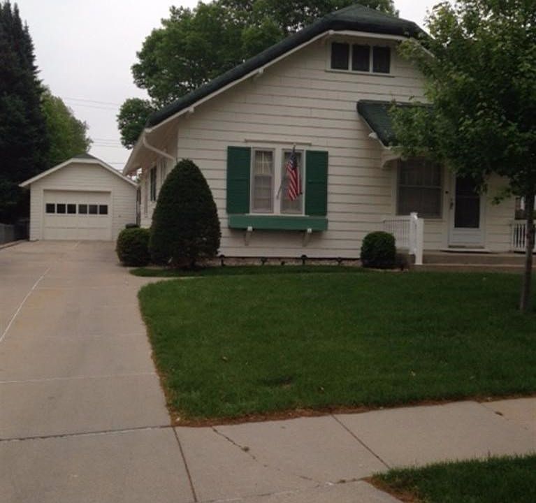 1st image of 2340 S 38th St