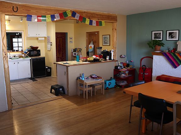 5th image of 2622 Kathryn Ave SE