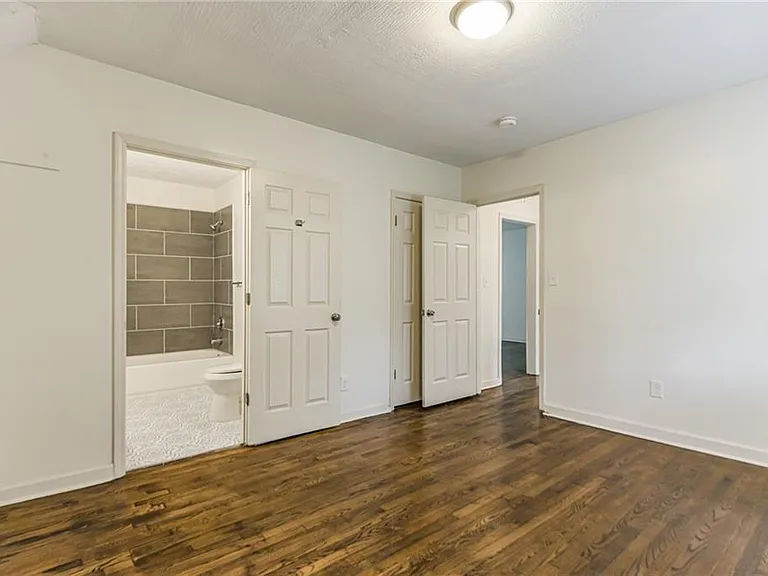 937 Lawton St SW — Photo 18