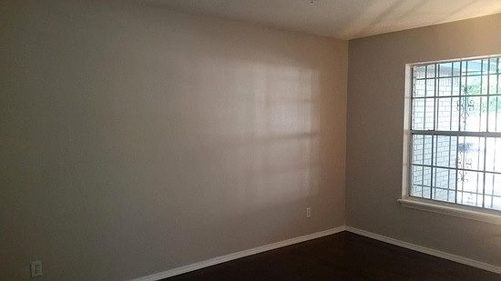 3rd image of 1725 Luthy Dr NE