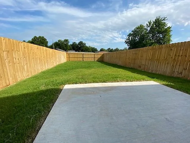233 W Forest Ave — Photo 7