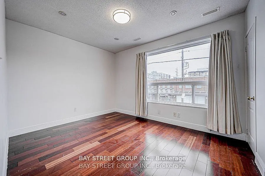 Building Photo - 641A Dupont St
