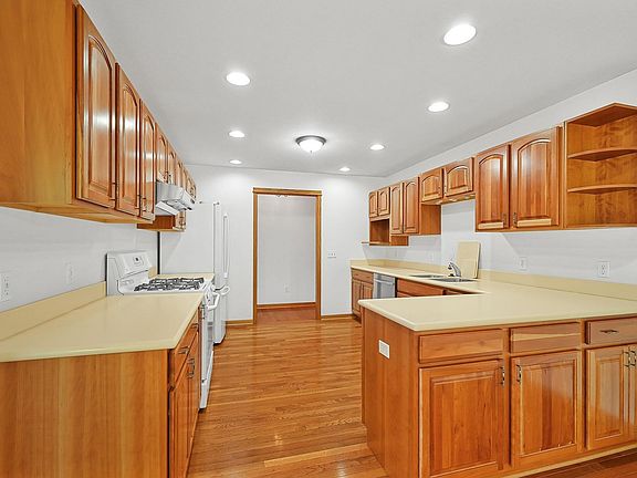 4th image of 118 Davidsen Shores Dr #17
