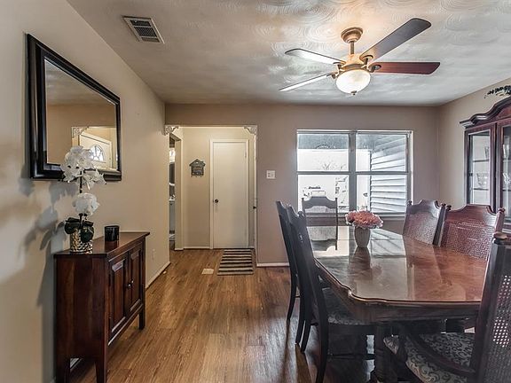 3rd image of 2209 English Dr
