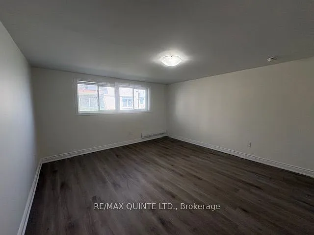 172 Queen St #2 — Photo 14