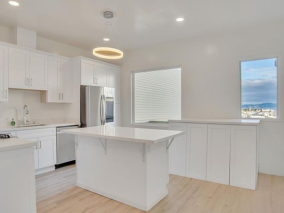 3rd image of 2612 Greenwich St