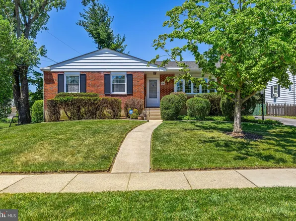 2106 Suburban Greens Dr, Lutherville Timonium, MD 21093