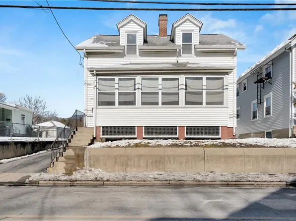 821 Weeden St, Pawtucket, RI 02860