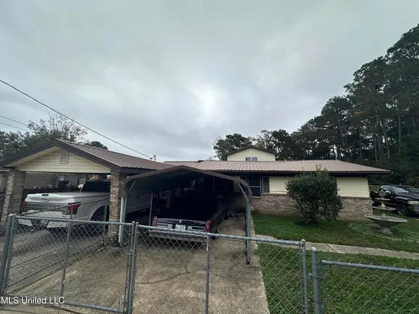 3600 Mosby St, Moss Point, MS 39563