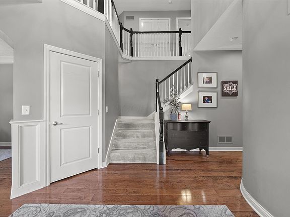 3rd image of 8420 Meadowmoore Pl