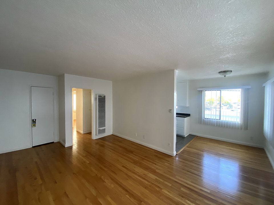 1st image of 912 Wilcox Ave APT 8