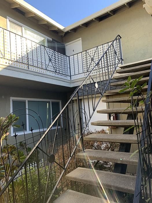 2nd image of 881 Burbank Dr #3