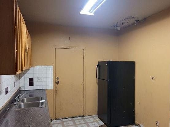 3rd image of 112 Woodlawn Ave