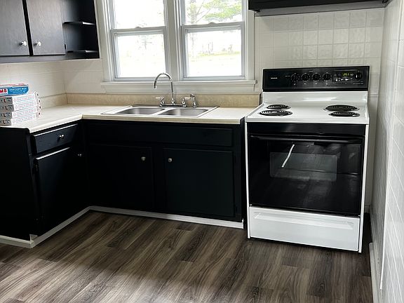 5th image of 101 Potts St