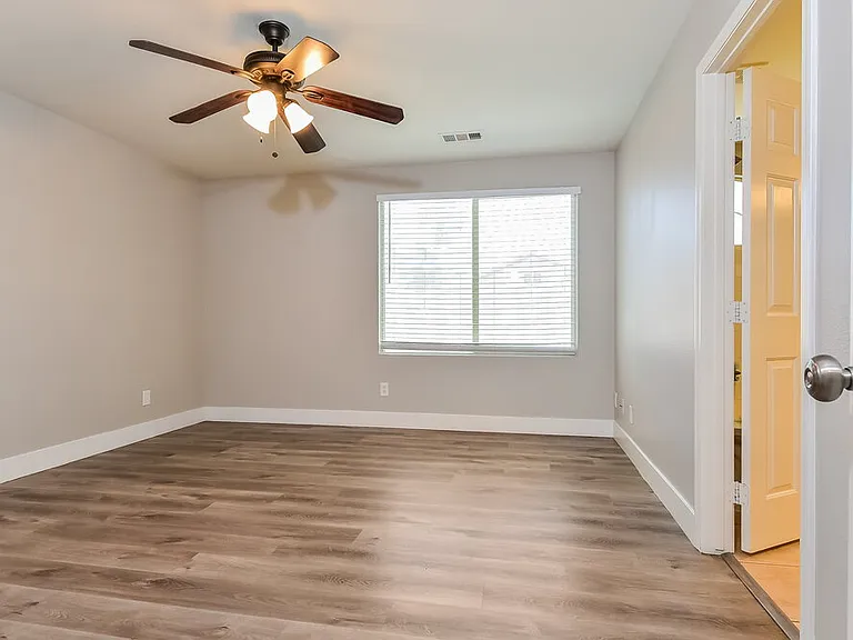 9854 Silver Chaps Ct — Photo 10