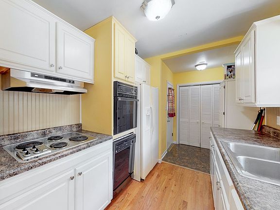 3rd image of 132 Palmetto Ave