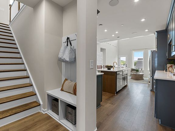 4th image of 644 Club View Way