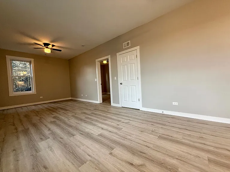 3222 S Aberdeen — Photo 3