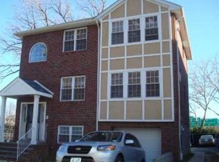 3092 Middletown Rd, Bronx, NY 10461