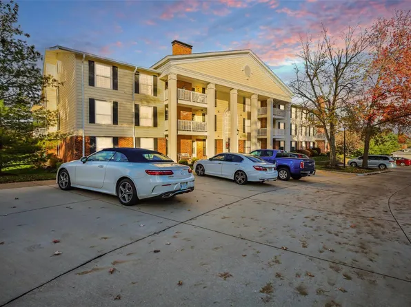 15631 Hedgeford Ct APT 20, Chesterfield, MO 63017