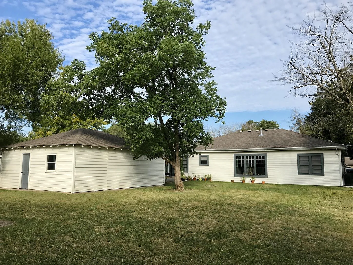 4 bed, 2.0 bath, 1734 sqft, $2,000 — Photo 2