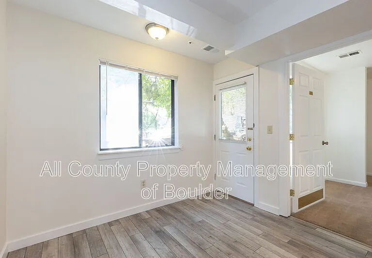2317 Walnut St — Photo 6